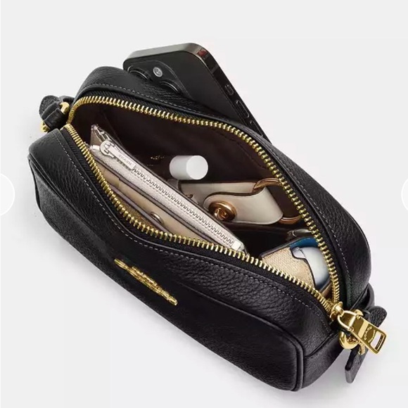 Coach Mini Jamie Camera Bag
In Signature Canvas Brown/Gold/Black. - Picture 11 of 12